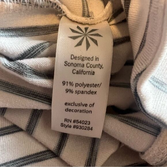 Athleta Space Dye Striped Shirt. White and Blue. Great Condition!! Size Small - Picture 8 of 12